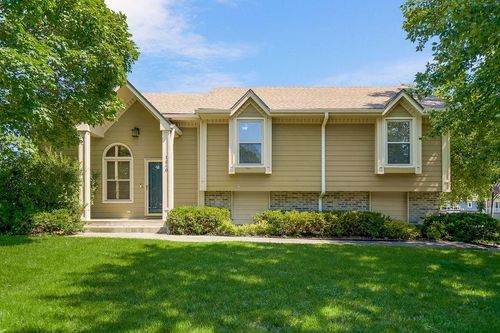1840 7th St, Lee's Summit, MO, 64063-1001 | Card Image