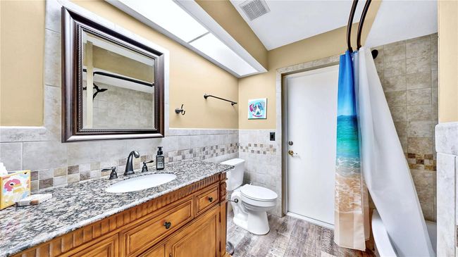 140 Sage Cir, House other with 3 bedrooms, 2 bathrooms and null parking in Crystal Beach FL | Image 6