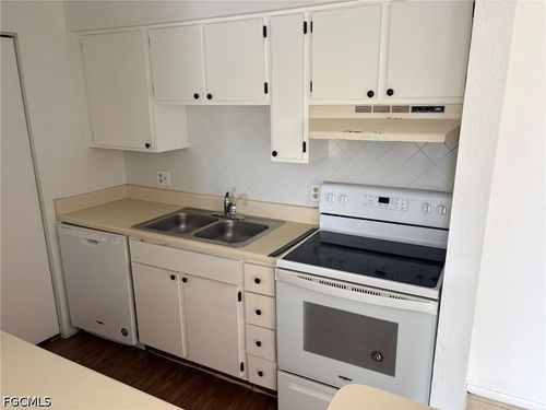 apt-120-2855 Winkler Ave, FORT MYERS, FL, 33916-9376 | Card Image