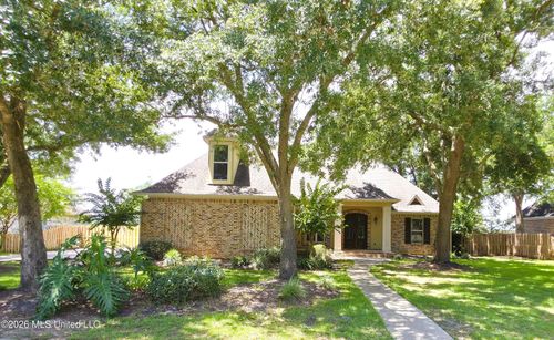 3024 Oakleigh Cir, Ocean Springs, MS, 39564-5857 | Card Image