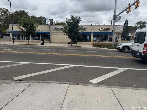 16900 W Warren Ave, Detroit, MI, 48228-3505 | Card Image