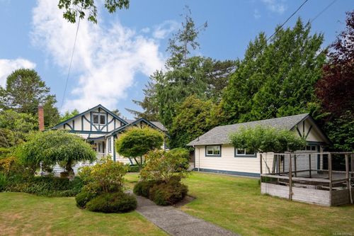 1036 Deal St, Victoria, BC, V8S5G5 | Card Image