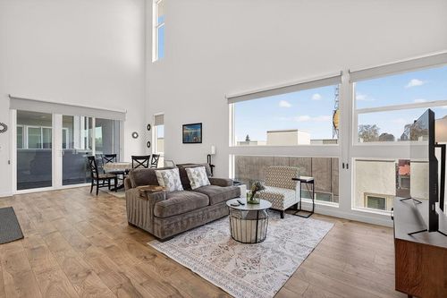 302-2441 Cleat Ln, Sacramento, CA, 95818-2892 | Card Image