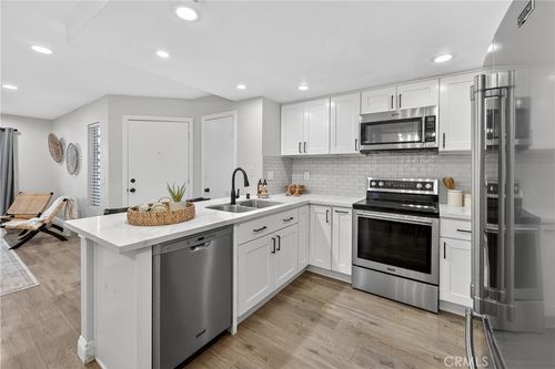 apt-43-2800 Keller Dr, Tustin, CA, 92782-1004 | Card Image