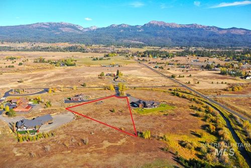 13 Michelle Place, Mccall, ID, 83638 | Card Image