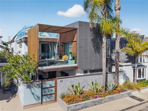 219 Colton St, Newport Beach, CA, 92663-1828 | Card Image