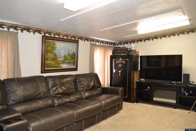 295 E Cottonwood Dr, House other with 4 bedrooms, 2 bathrooms and null parking in Mountain View WY | Image 19