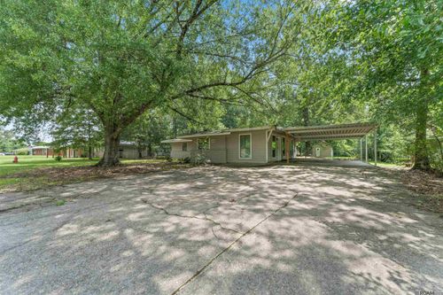2060 S Woodcrest St, Denham Springs, LA, 70726-5026 | Card Image