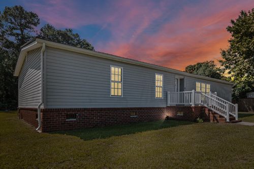 513 Pauline Dr, Bonneau, SC, 29431-8417 | Card Image