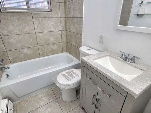 419 Center Rd, Bedford, OH, 44146-2250 | Card Image