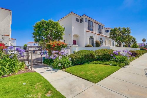 unit-39-539 W 220th St, Carson, CA, 90745-2883 | Card Image