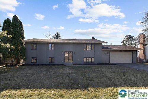 1290 Country Club Rd, ALLENTOWN, PA, 18106-9641 | Card Image