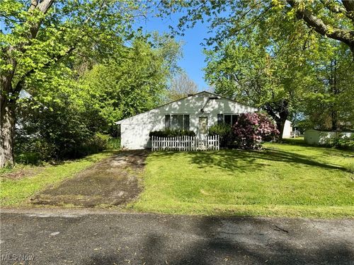 1464 Mohawk Dr, Madison, OH, 44057-1247 | Card Image