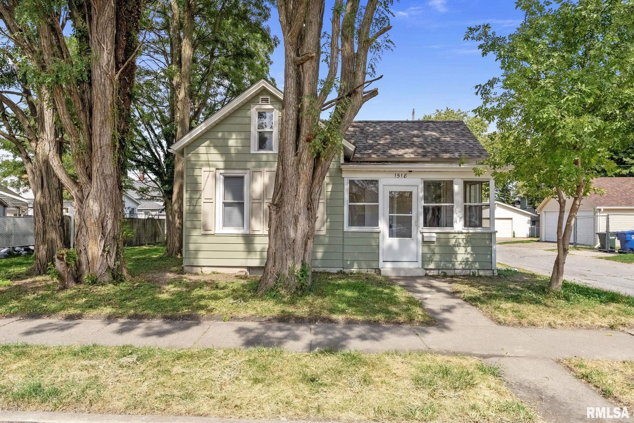 17th St, Davenport, IA 52804
