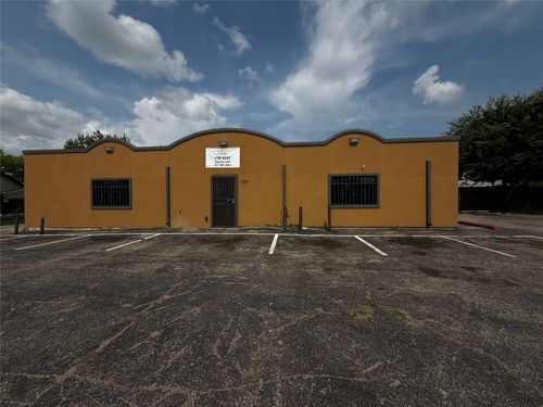 1901 Vaughn Blvd, Fort Worth, TX, 76105-3140 | Card Image