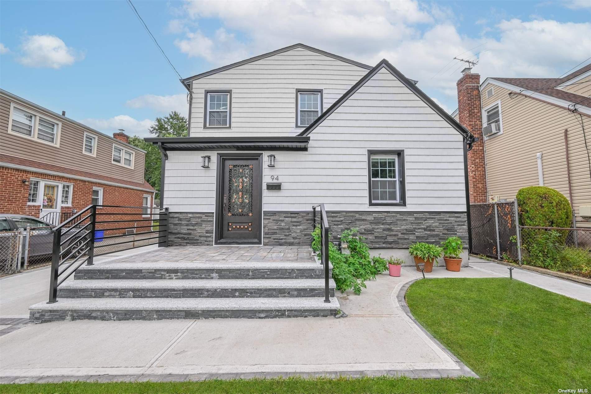 Clarendon Dr, Valley Stream, NY 11580