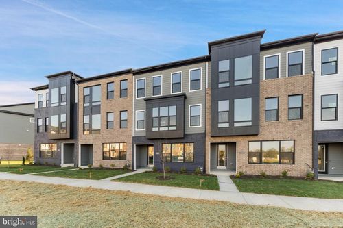 13-j-125 Summit Point Blvd, BOWIE, MD, 20716-3542 | Card Image