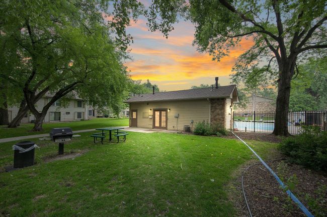 APT-4 - 4584 Cedar Lake Rd S, Condo with 2 bedrooms, 1 bathrooms and null parking in Saint Louis Park MN | Image 34