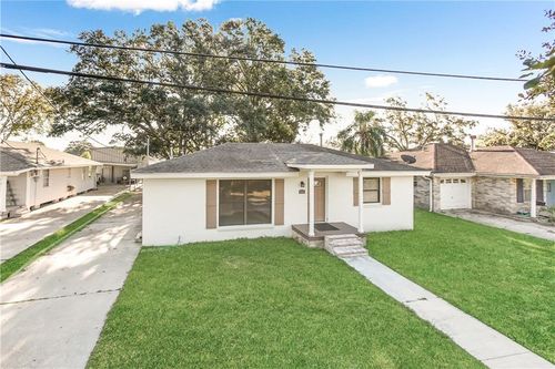 111 Kenneth Dr, Belle Chasse, LA, 70037-2826 | Card Image