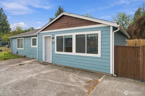 2-9329 53rd Ave S, Seattle, WA, 98118-5513 | Card Image