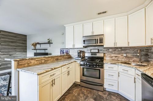 35 Tarragon Ct, WEST DEPTFORD, NJ, 08086-2408 | Card Image