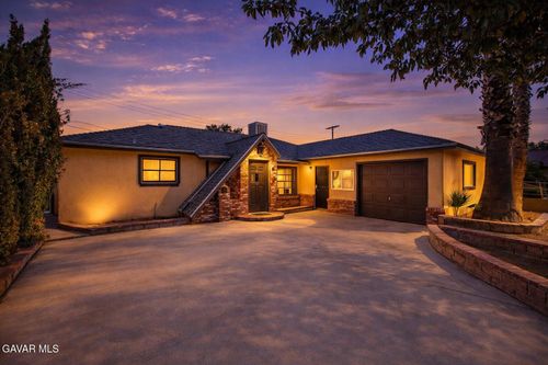 321 E Avenue J8, Lancaster, CA, 93535-4035 | Card Image
