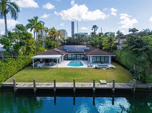 524 Oleander Dr, Hallandale Beach, FL, 33009-6530 | Card Image