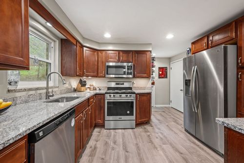100 Circle Drive, White Oak, PA, 15131 | Card Image