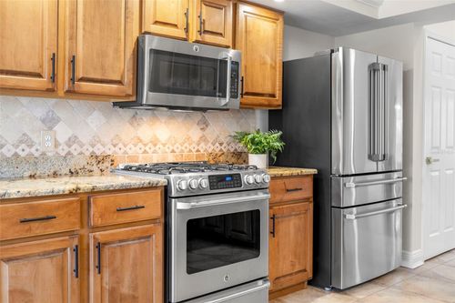 5562 Avenue Du Soleil, LUTZ, FL, 33558-2834 | Card Image