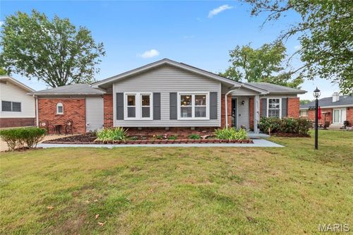 3545 Birchbark Dr, Florissant, MO, 63033-3910 | Card Image