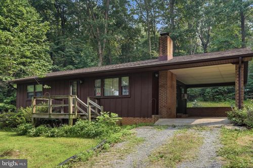 2840 Gooney Manor Loop, Bentonville, VA, 22610-2720 | Card Image