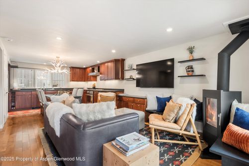 unit-d-720 W Hopkins Ave, Aspen, CO, 81611-1638 | Card Image