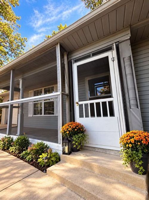 118 Jay Ln, Eureka Springs, AR, 72632-3231 | Card Image