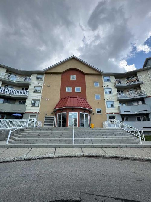 2126-700 Willow Brook Rd Nw, Airdrie, AB, T4B0L5 | Card Image