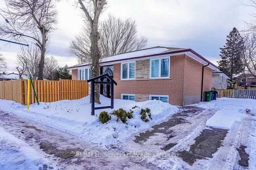 main-105 Brimorton Dr, Scarborough, ON, M1P3Z8 | Card Image