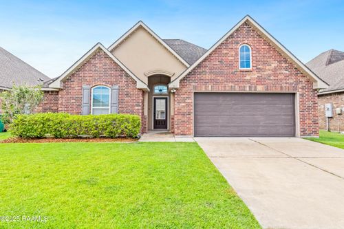 105 Peak Valley St, Youngsville, LA, 70592-6367 | Card Image