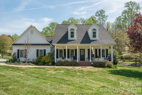 408 Mooreland Dr Ne, Conover, NC, 28613-8672 | Card Image