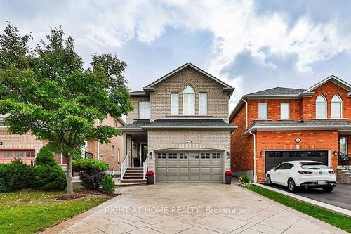 814 Brass Winds Pl, Mississauga, ON, L5W1T4 | Card Image