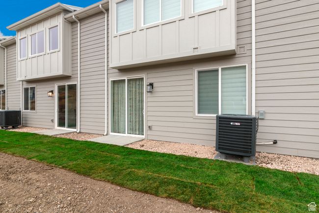 537 N Blue Lake St St, Townhouse with 3 bedrooms, 3 bathrooms and 4 parking in Garden City UT | Image 29