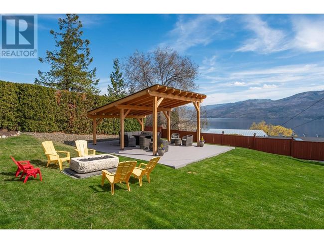 11 - 3701 Beach Ave, Home with 2 bedrooms, 2 bathrooms and 1 parking in Peachland BC | Image 40