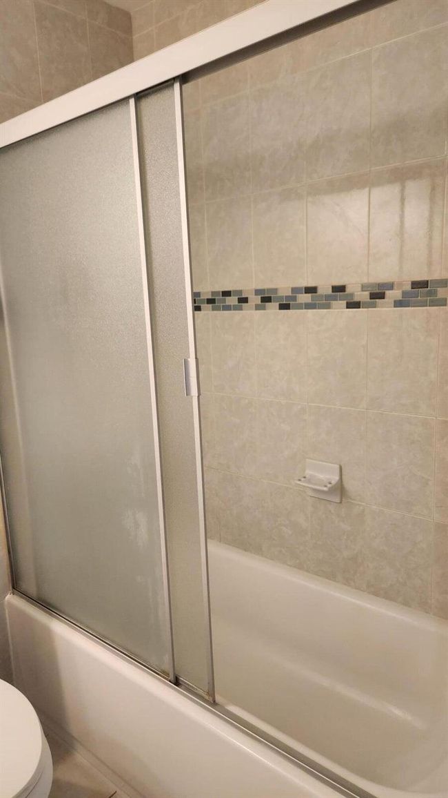 164 Meadows Dr, Home with 3 bedrooms, 2 bathrooms and null parking in Boynton Beach FL | Image 14