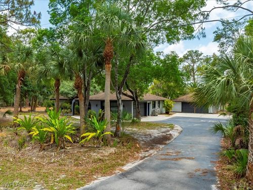 6940 Bottlebrush Ln, NAPLES, FL, 34109-3820 | Card Image