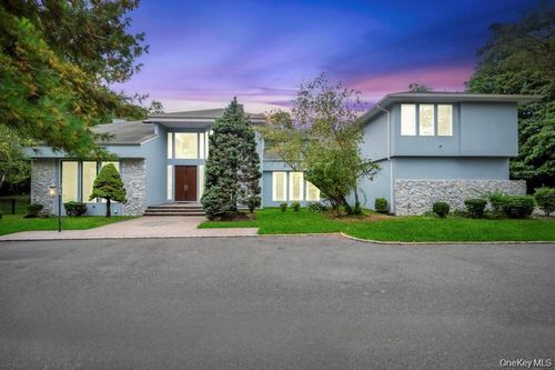 25 Wildwood Dr, Syosset, NY, 11791-1215 | Card Image