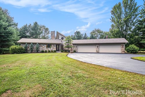 1359 Buttrick Ave Se, Ada, MI, 49301-9614 | Card Image