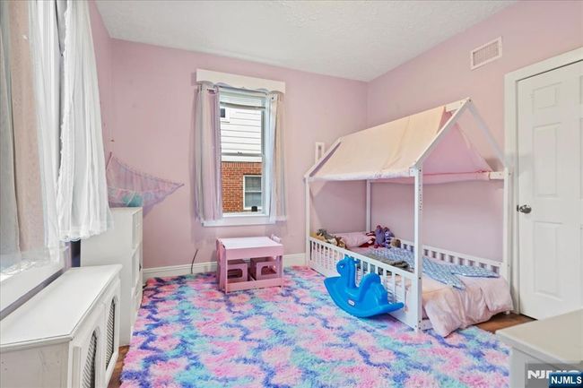 218 8 Th St, Home with 6 bedrooms, 3 bathrooms and null parking in Fairview NJ | Image 15