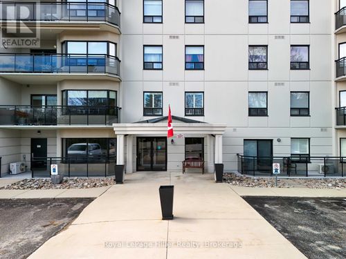 102-160 Romeo Street S, Stratford, ON, N5A4S9 | Card Image