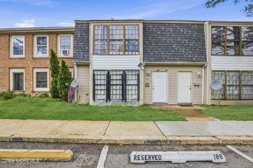 186 Coventry Dr, Lakewood, NJ, 08701-1452 | Card Image