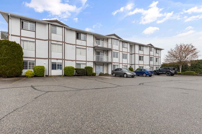 315 - 45669 Mcintosh Drive, Condo with 2 bedrooms, 1 bathrooms and 1 parking in Chilliwack BC | Image 1