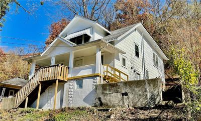 1592 Kilby Street, House other with 3 bedrooms, 2 bathrooms and null parking in Charleston WV | Image 2