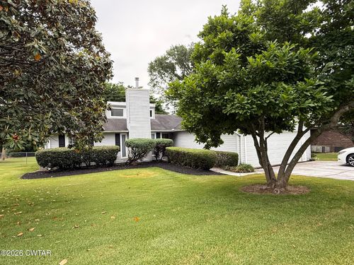 818 Mcmanis Ave, Newbern, TN, 38059-1140 | Card Image